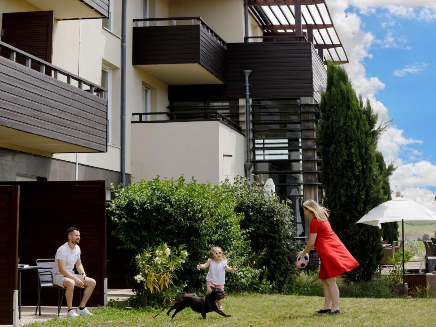 โรงแรมเบสต์ เวสเทิร์น พลัส เฌอร์โกวี Perignat-les-Sarlieve ภายนอก รูปภาพ