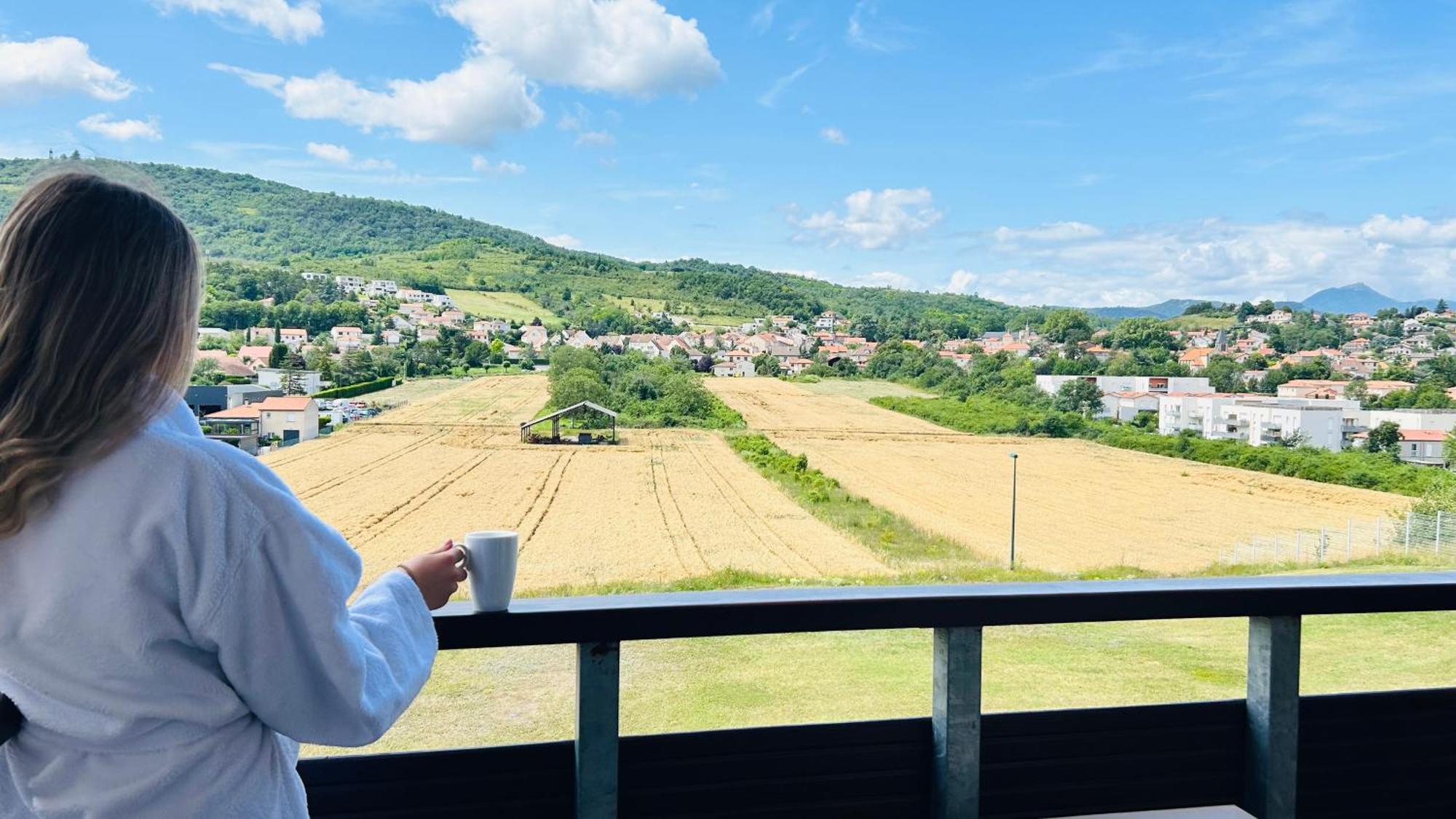 โรงแรมเบสต์ เวสเทิร์น พลัส เฌอร์โกวี Perignat-les-Sarlieve ภายนอก รูปภาพ